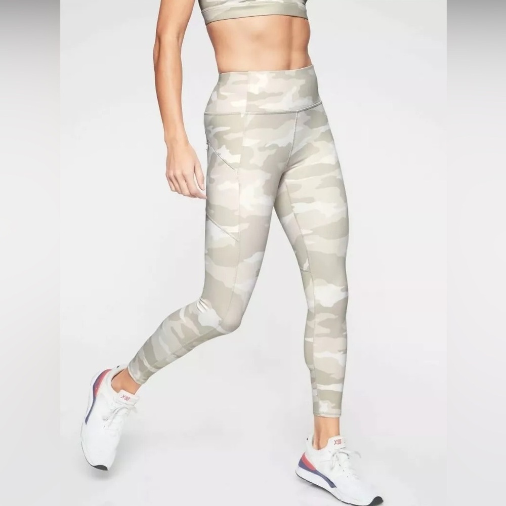 Athleta Ivory Camo Contender 7/8 Legging